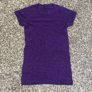 Lululemon running shirt